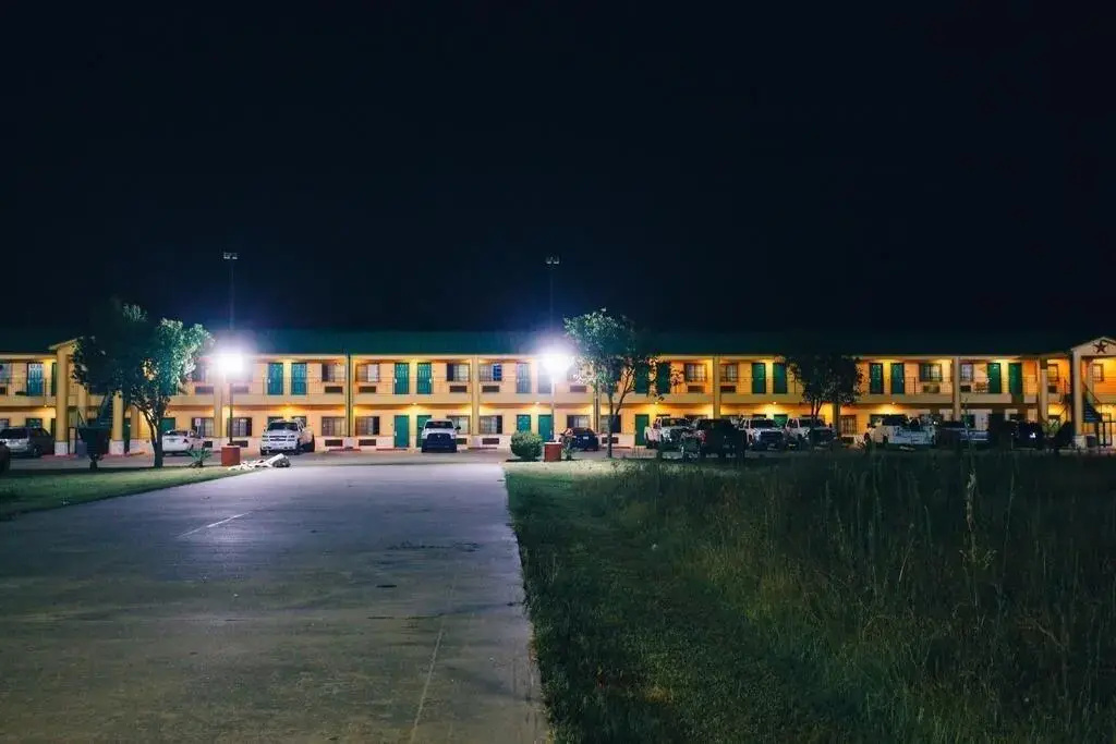 Scottish Inn & Suites