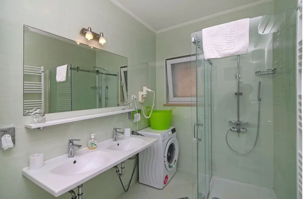 73 Stairs Apartment