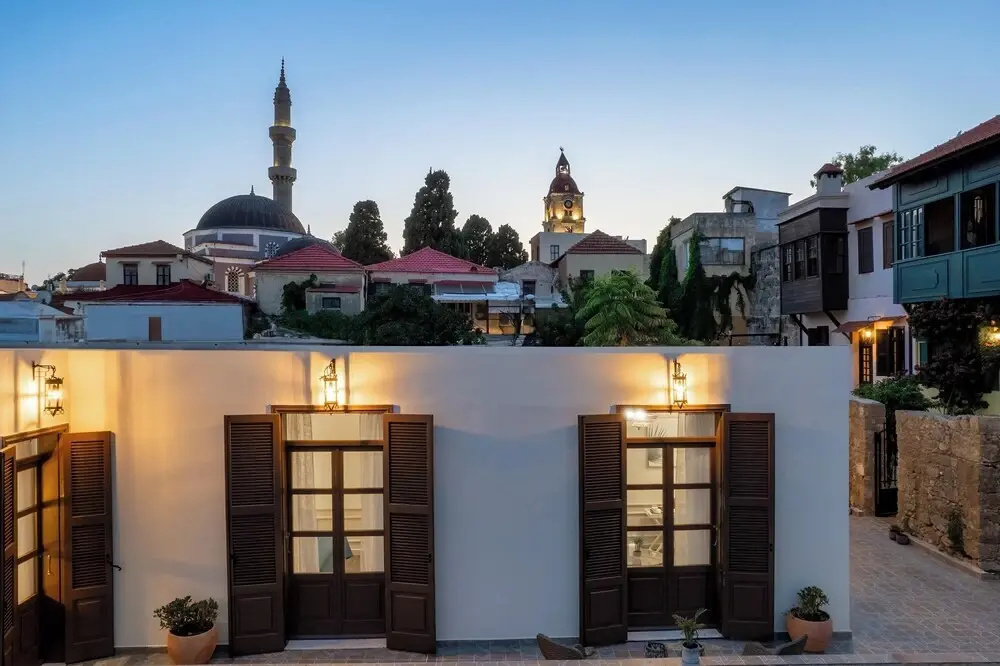 Alegrand Suites