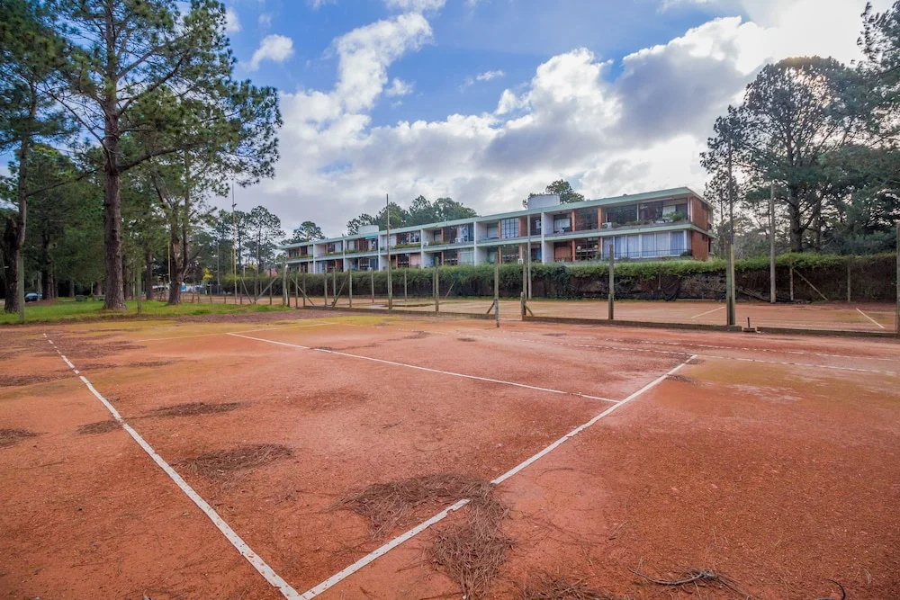 Apart en Barrio Cantegril- Residencial Country