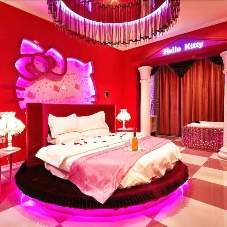 Pin'ai Theme Hotel