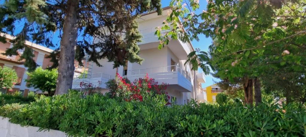 M19 - Marcelli, trilocale con giardino a 50 metri dal mare