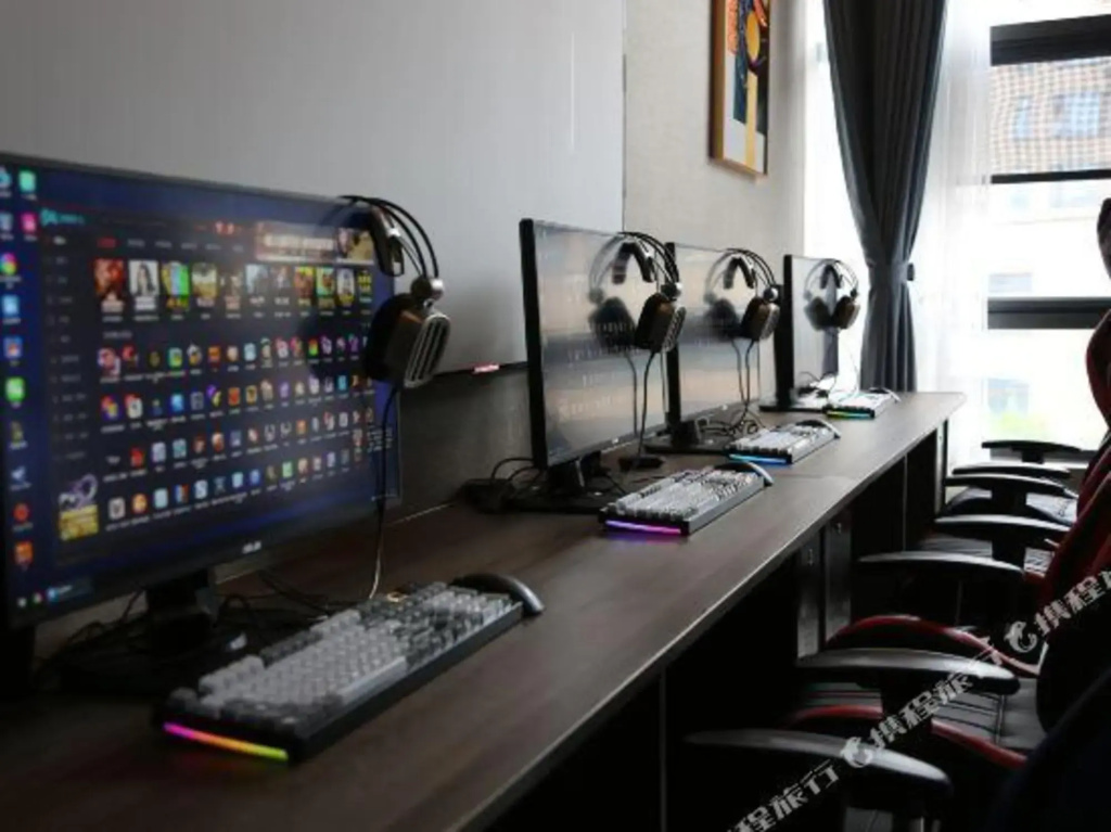 Wuhu Hippo E-sports Hotel (University Town)