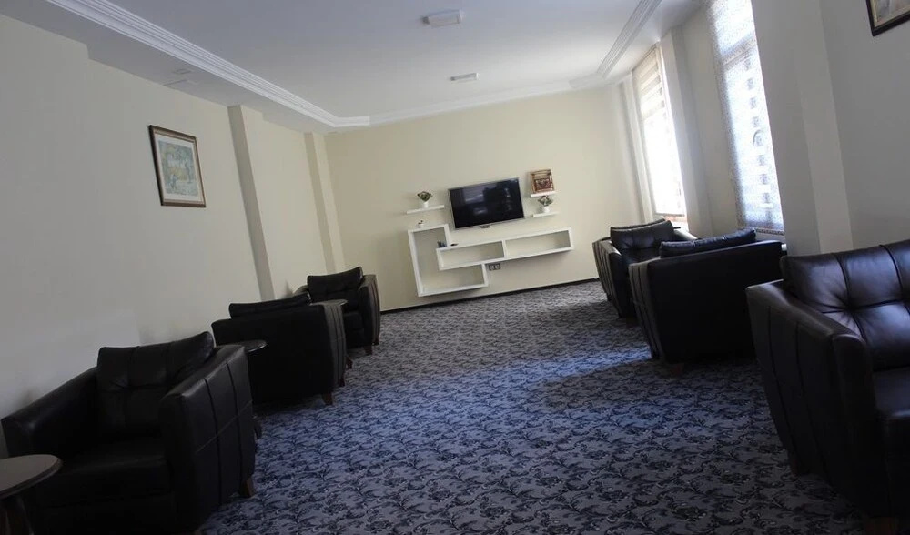 Sahi̇n Hotel