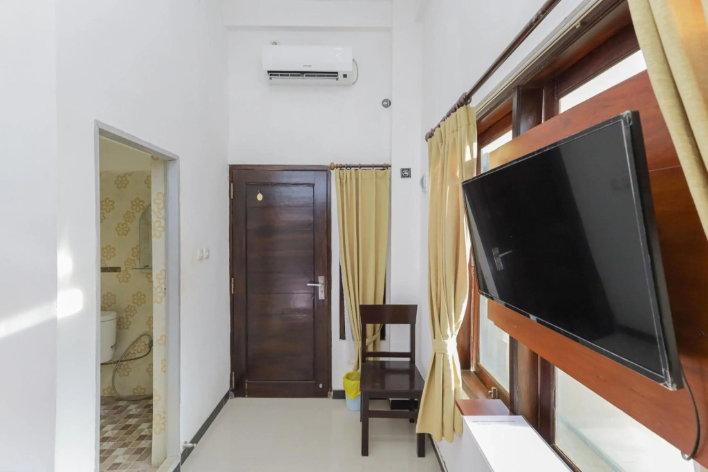 RedDoorz Syariah near Universitas Jember