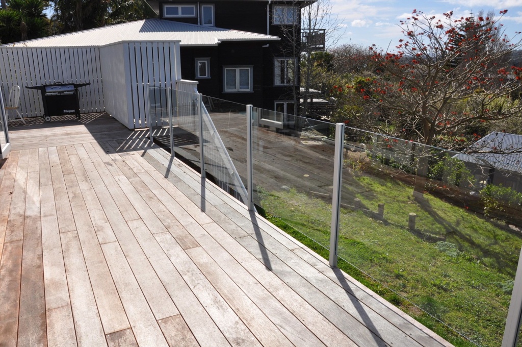 Tiri Cottage - Sea Views in Oneroa by Waiheke Unlimited
