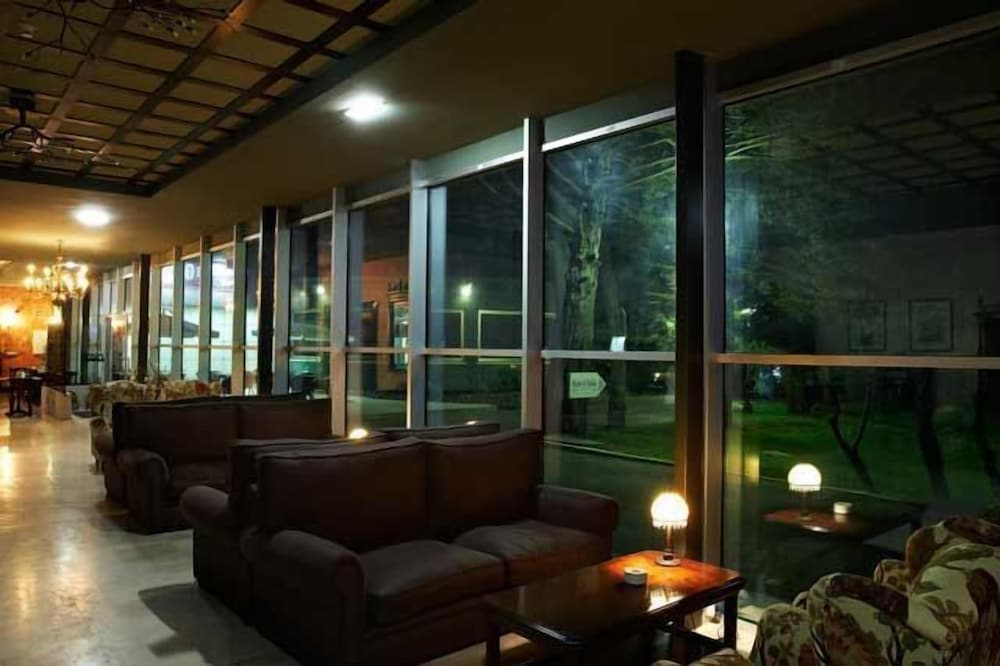 Hotel Restaurante El Valles 4 ESTRELLAS
