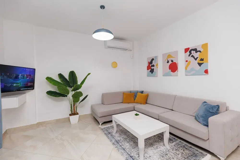 CAPTAIN\S RESIDENCE
