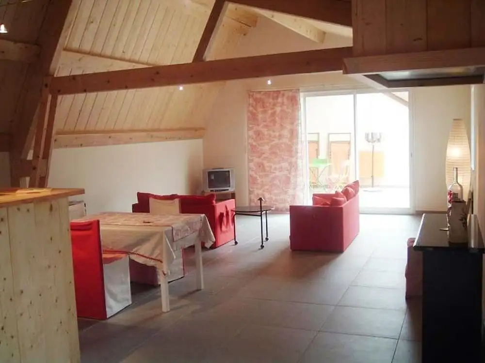 Lovely House With Grass Garden, Shared Swimmingpool, Next to the River Ardeche