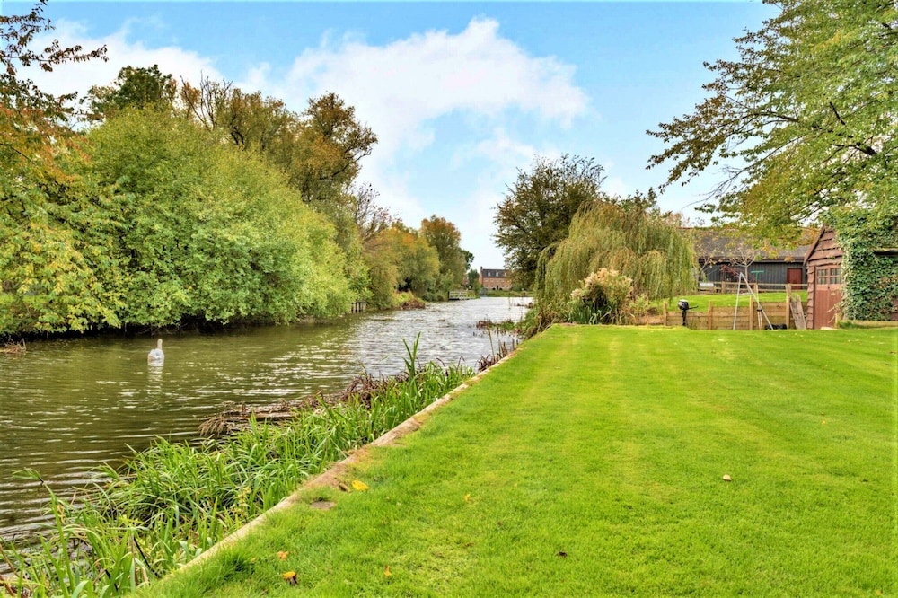Riverside Retreat Near Beach and Nature, No Deposit