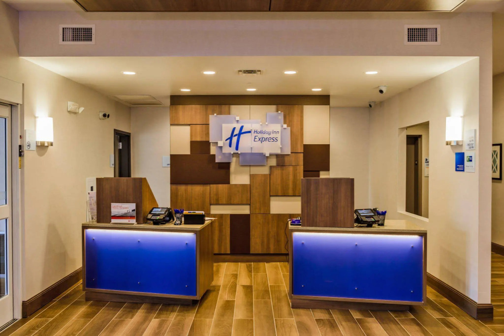 Holiday Inn Express & Suites Jamestown by IHG