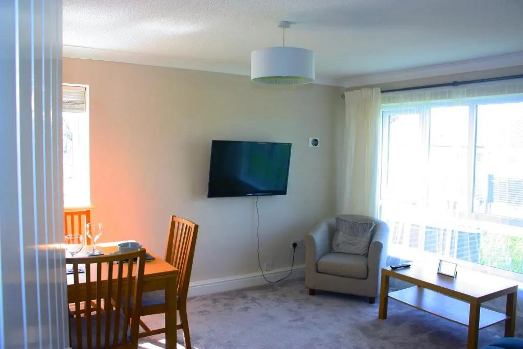 Heathmere -NEC, Airport, HS2, Resorts World, Workcation - Spacious quiet apartment