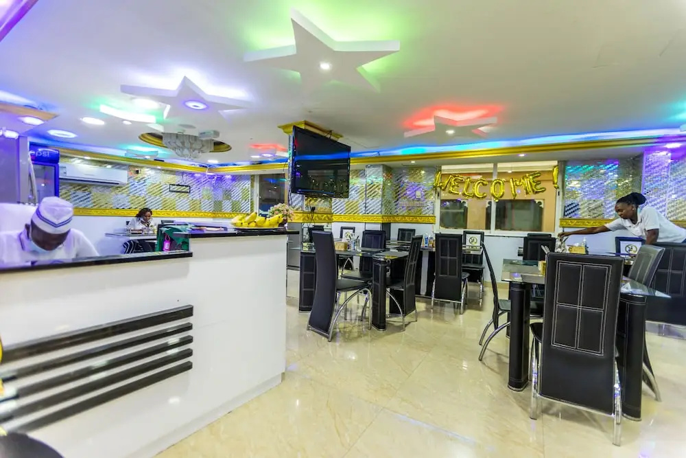 Banana Hotel