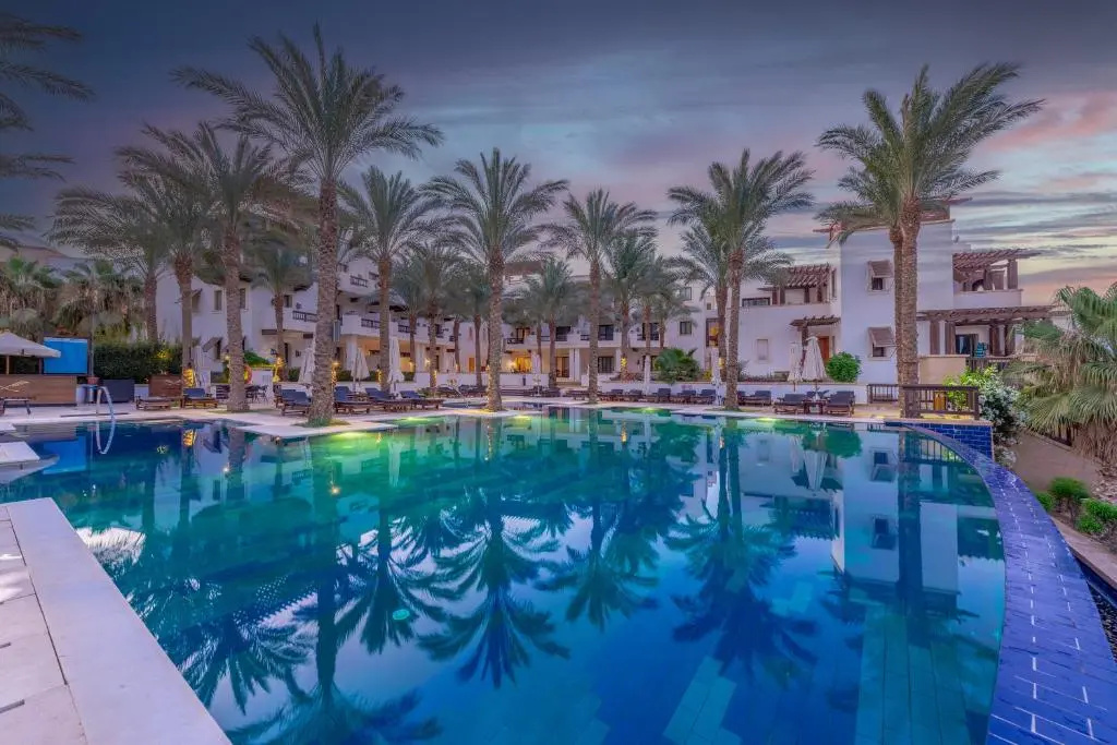 Classy 1-Bedroom Apartment in Ancient Sands with Pool View