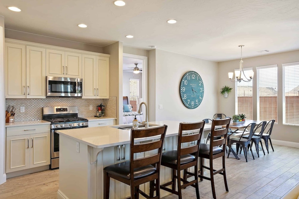 Zion Poolhouse home