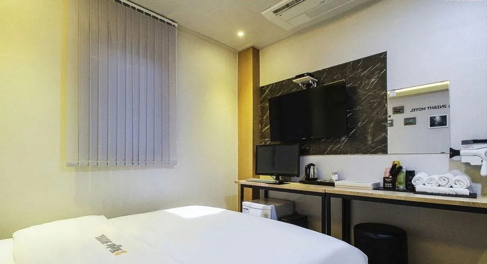 2Night Hotel