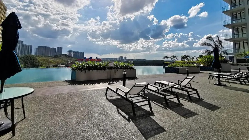 Sky & Blue Suites by TGP