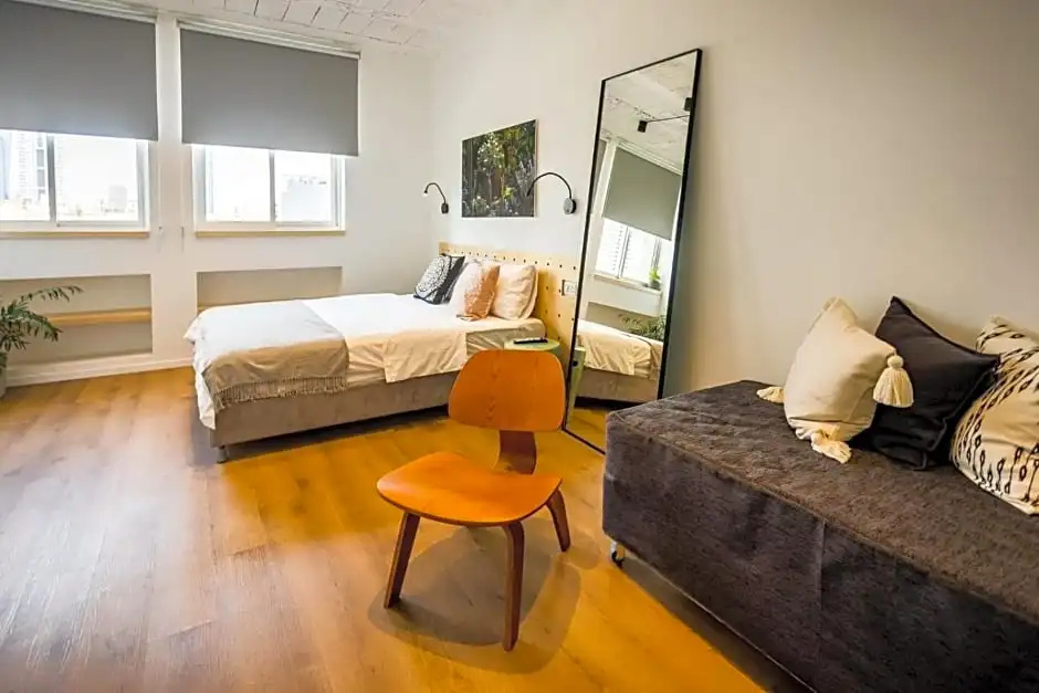 Domus Metro Hotel