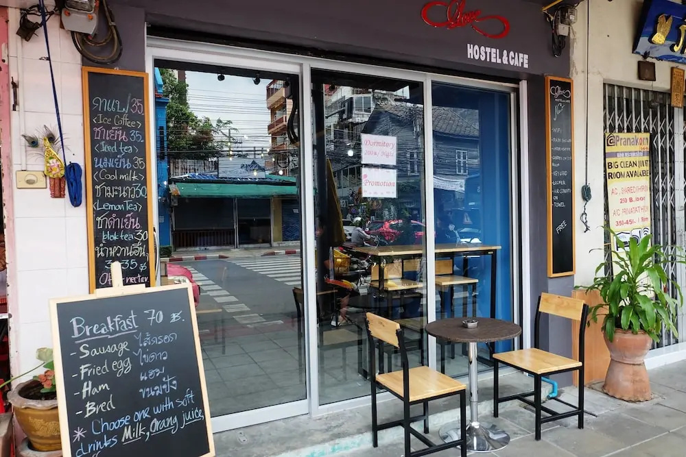 BTS Khaosan Hostel