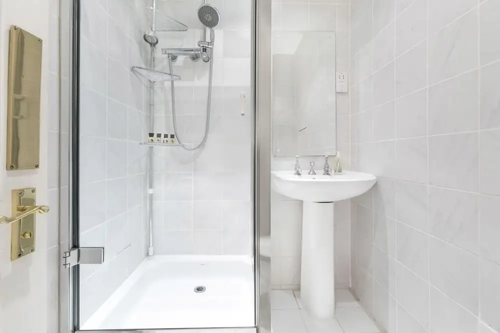 Club Living - Baker Street Apartments