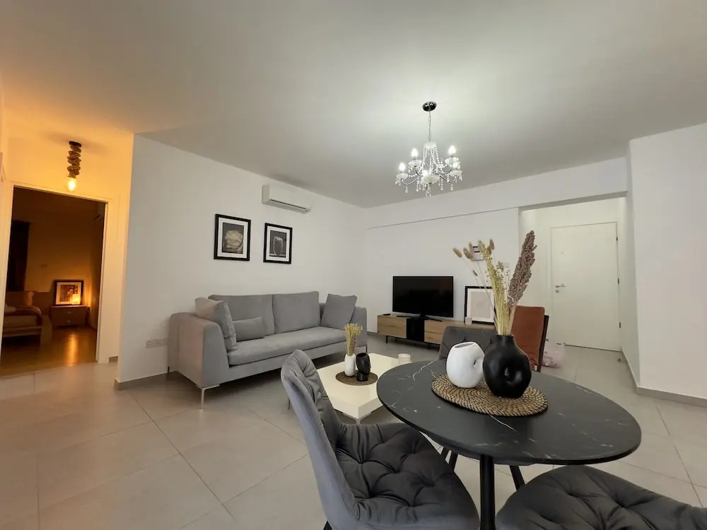 Welcome to Our Luxurious 1-bedroom Private Residence With a Special Patio
