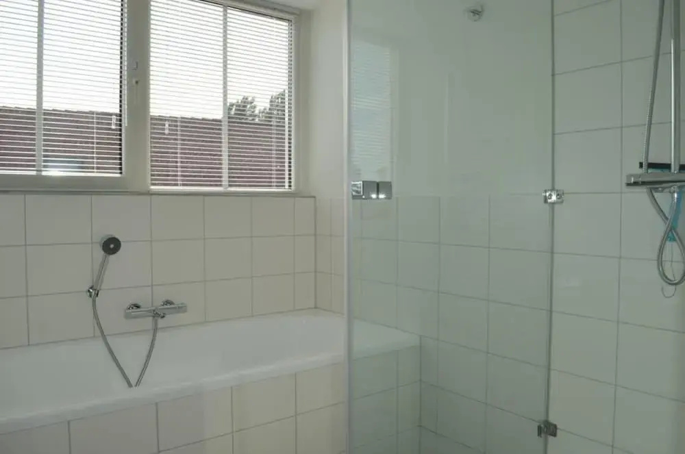 House in Netherlands for 8 With Modern Comfort