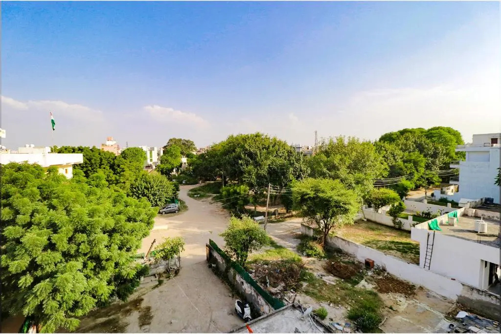 FabHotel Destiny Inn - Nr Medanta Hospital