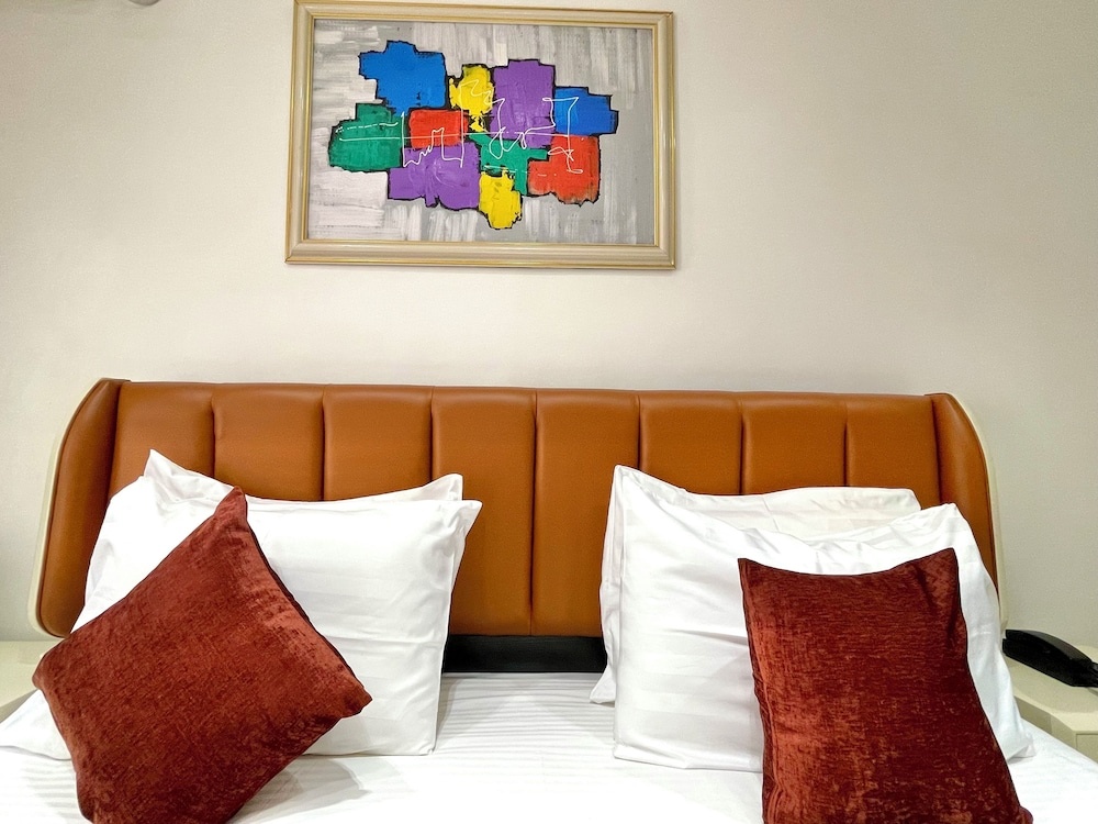 Glovis Luxury Suites