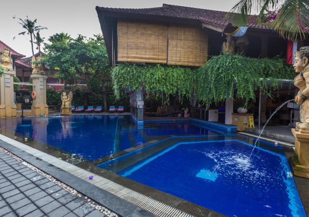 Bounty Hotel
