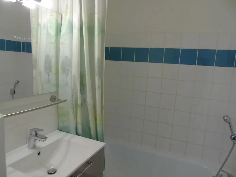 Lou Services Apartment CB38 LSI 001