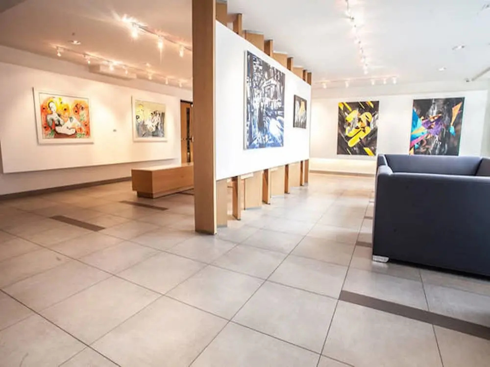 Pinnacle Suites - Trendy 2-Story Loft offered by Short Term Stays
