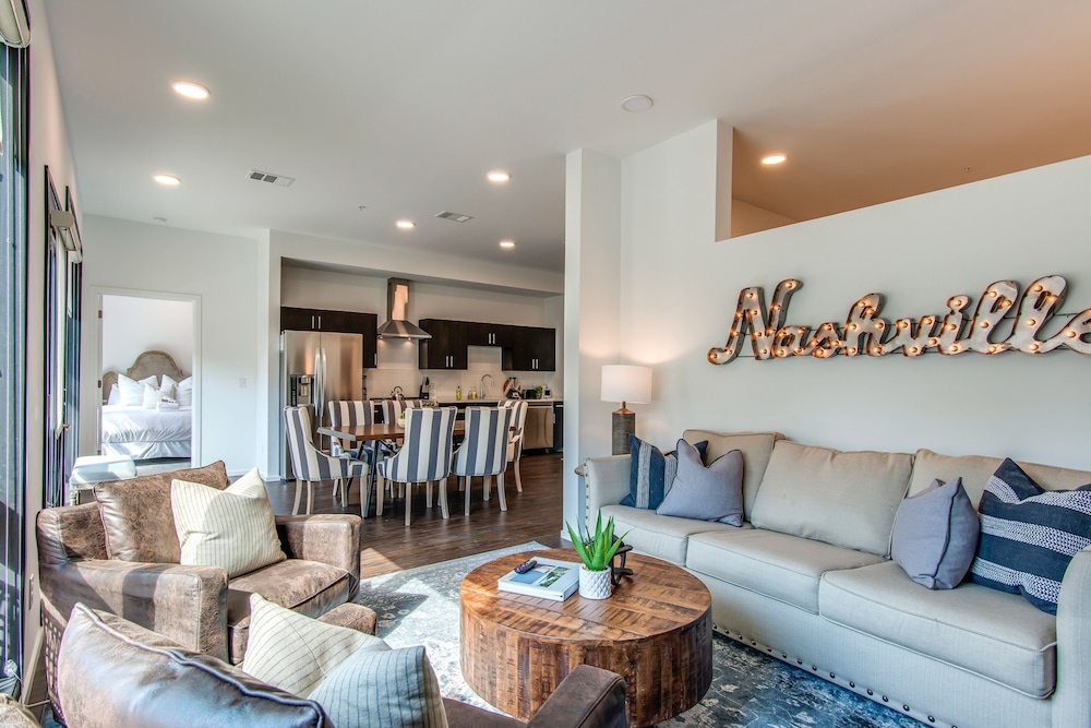 Illume New Elevated Community All-suite Layout 2 Bedroom Condo