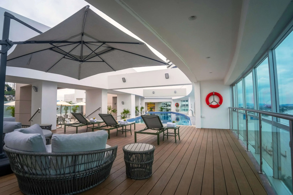 Wyndham Guayaquil, Puerto Santa Ana