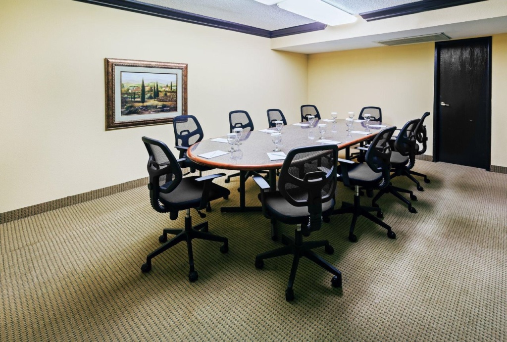 Crowne Plaza Suites Houston Southwest