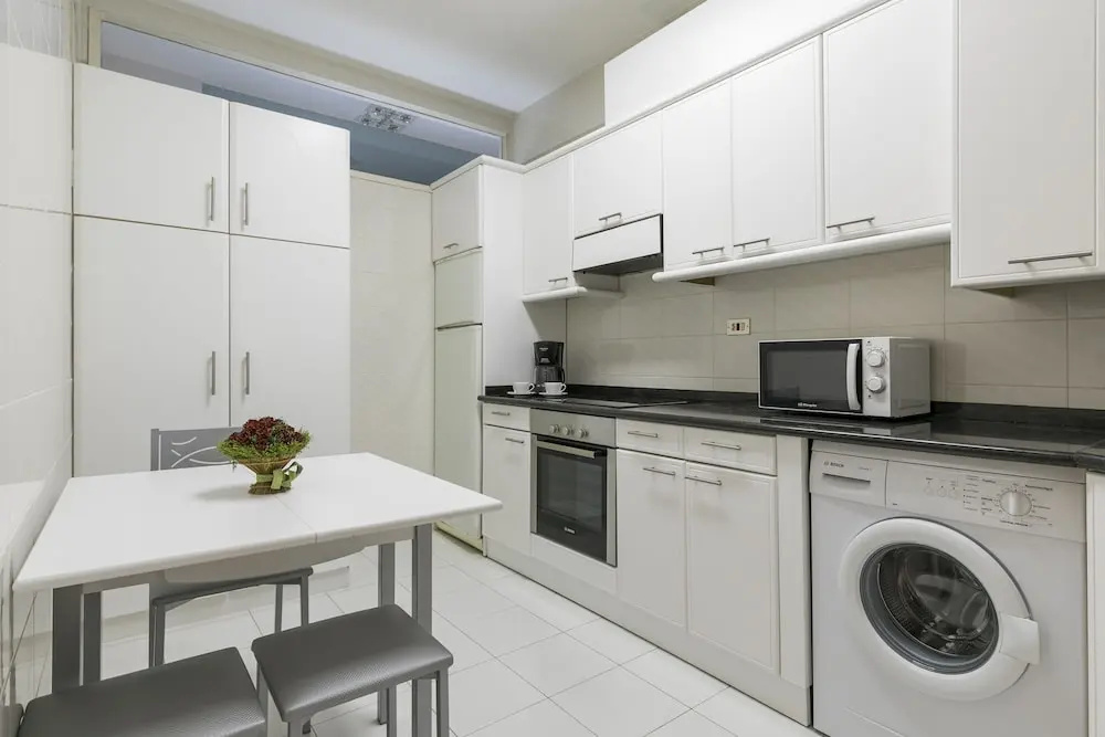 Euskalduna by Forever Rentals. 2 Bedroom Apartment With Wifi. Gran Via