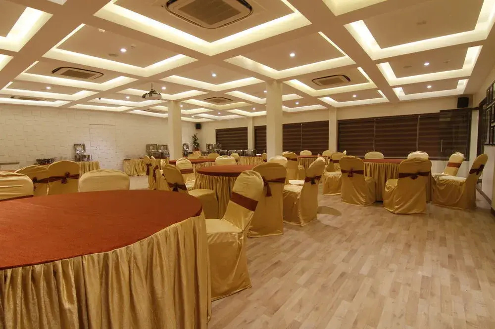 FabHotel Yesmark Gachibowli