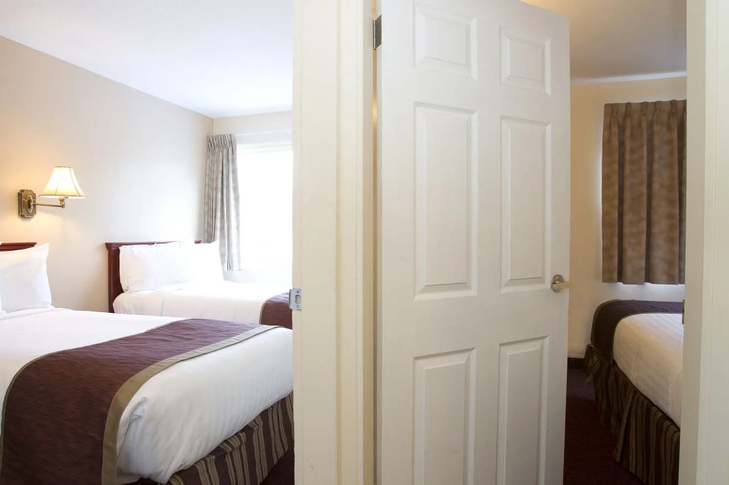 Scott's Inn & Suites