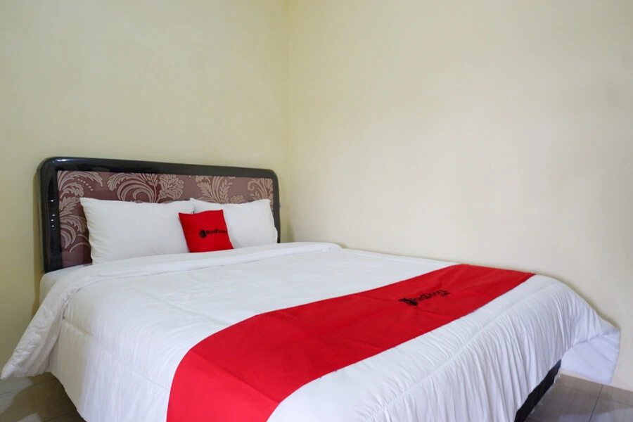 RedDoorz near Lippo Plaza Buton