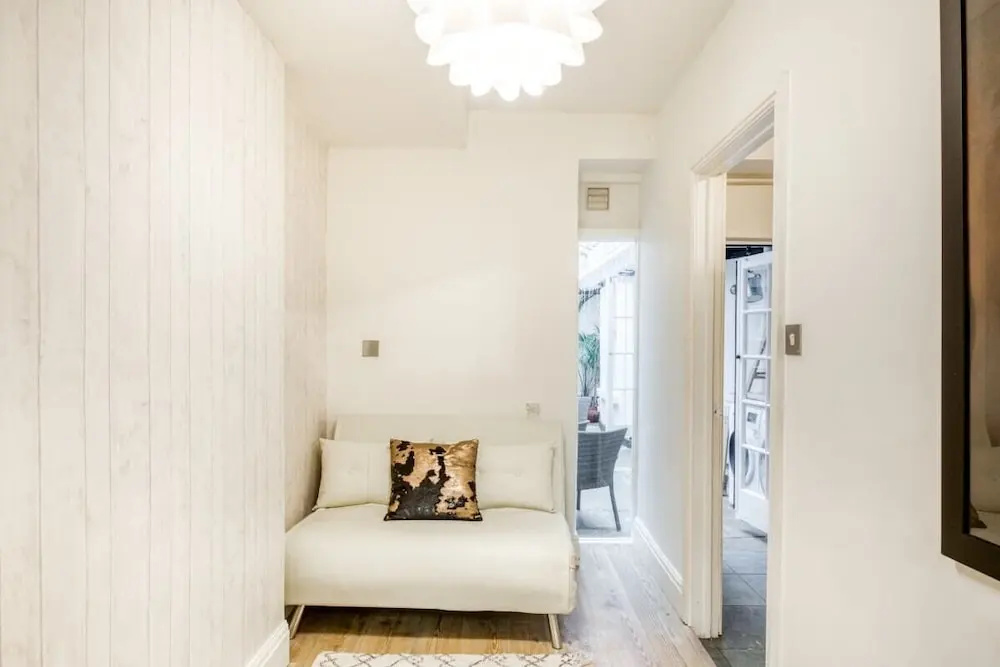 2bed w/ Covered Patio, 5 Mins to Paddington Stn