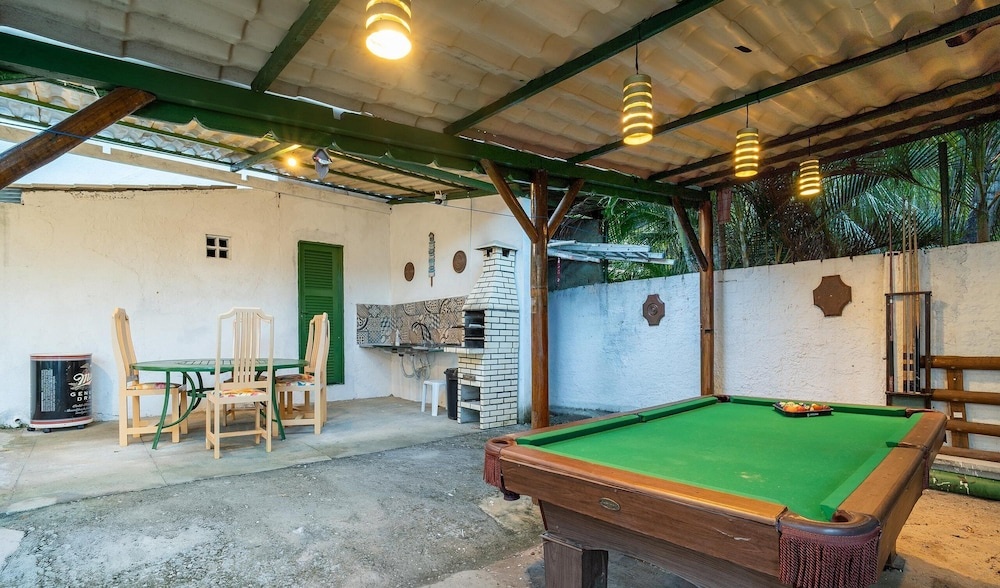 House w. 5-br and Pool 200m From the Beach Fpl0228