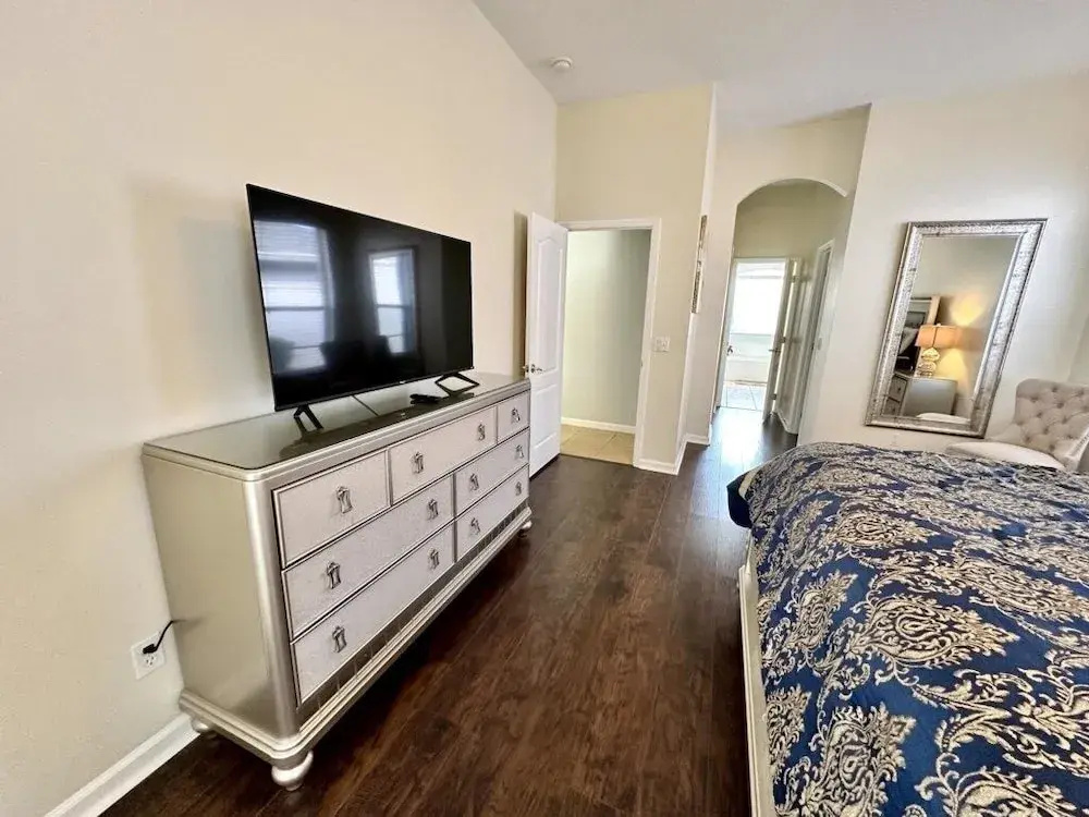 Lovely 5 Bed Pool Home With Game Room-618nhd 5 Bedroom Home