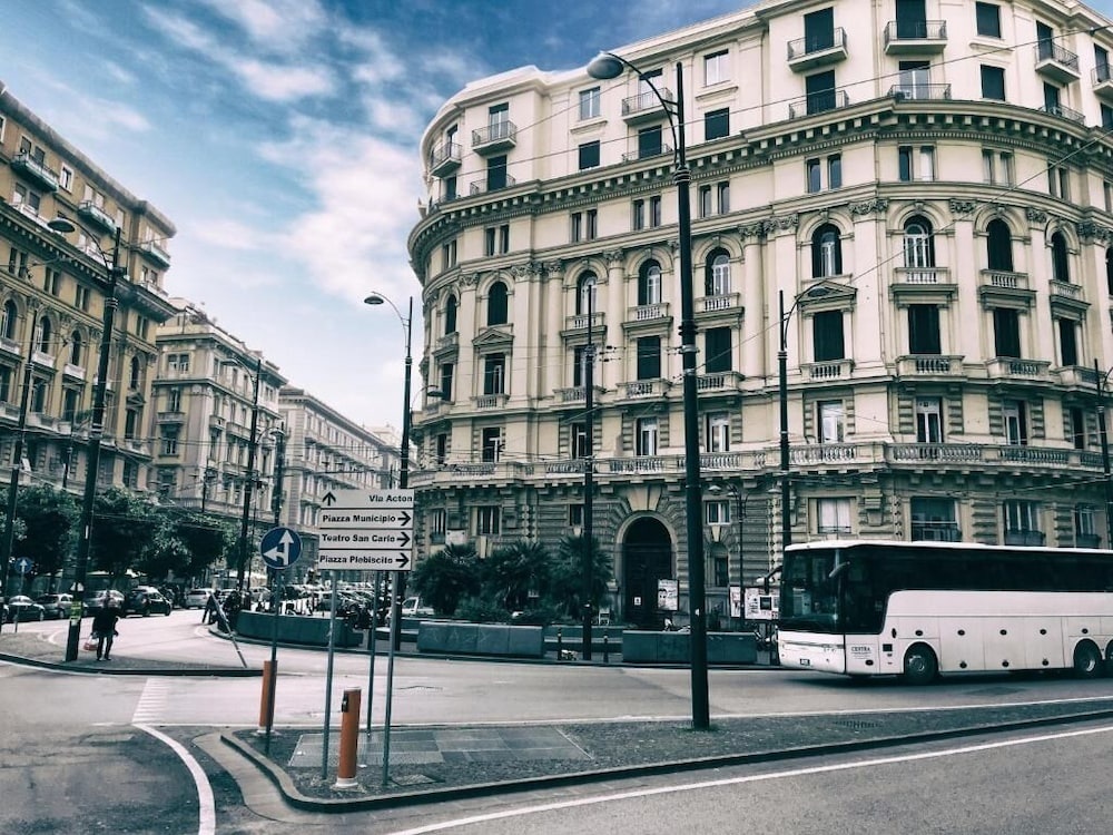 HR Boutique Porto, Napoli Centro, by ClaPa Group