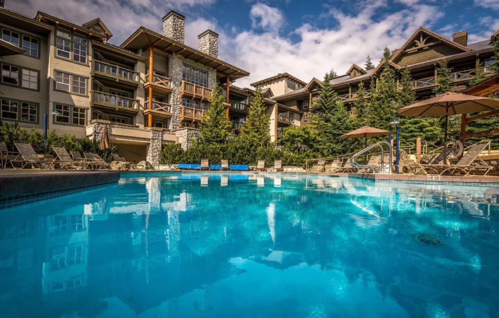 Blackcomb Springs Suites by CLIQUE