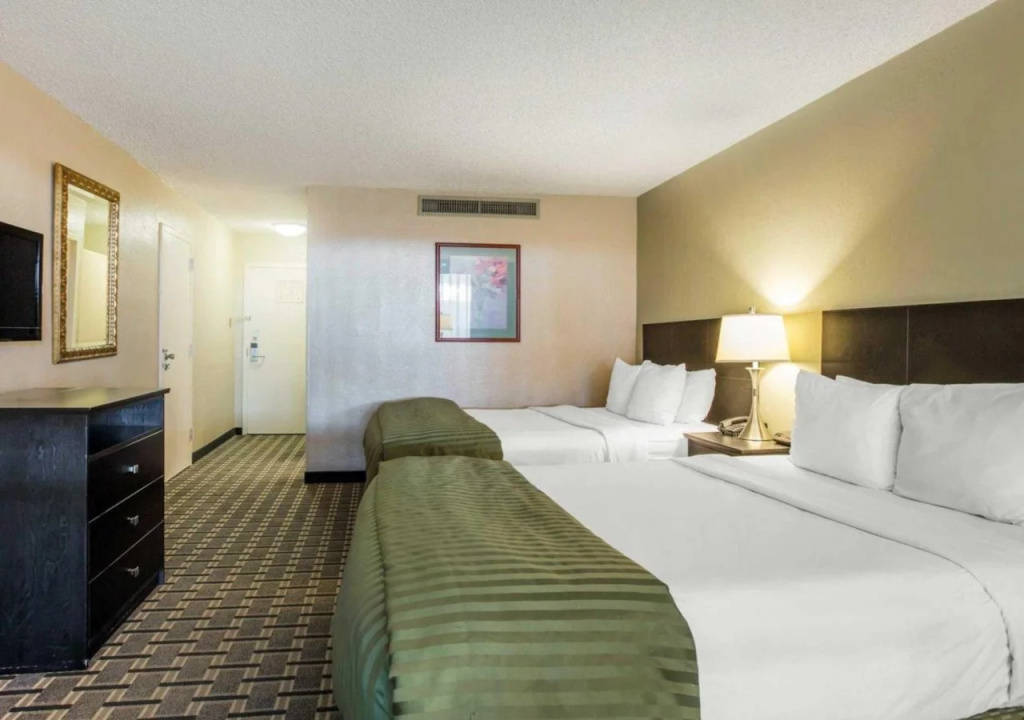 Clarion Inn