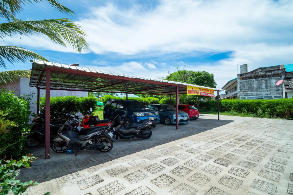 Bang Saray Village Resort