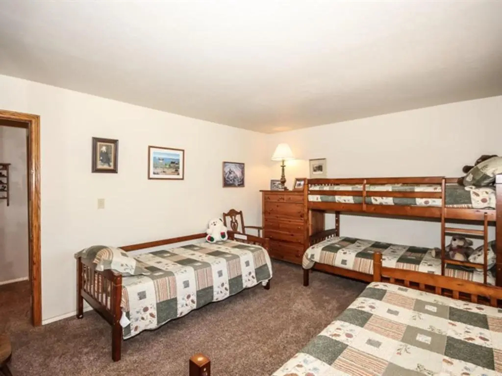 Idle Hours Inn - 1945 by Big Bear Vacations