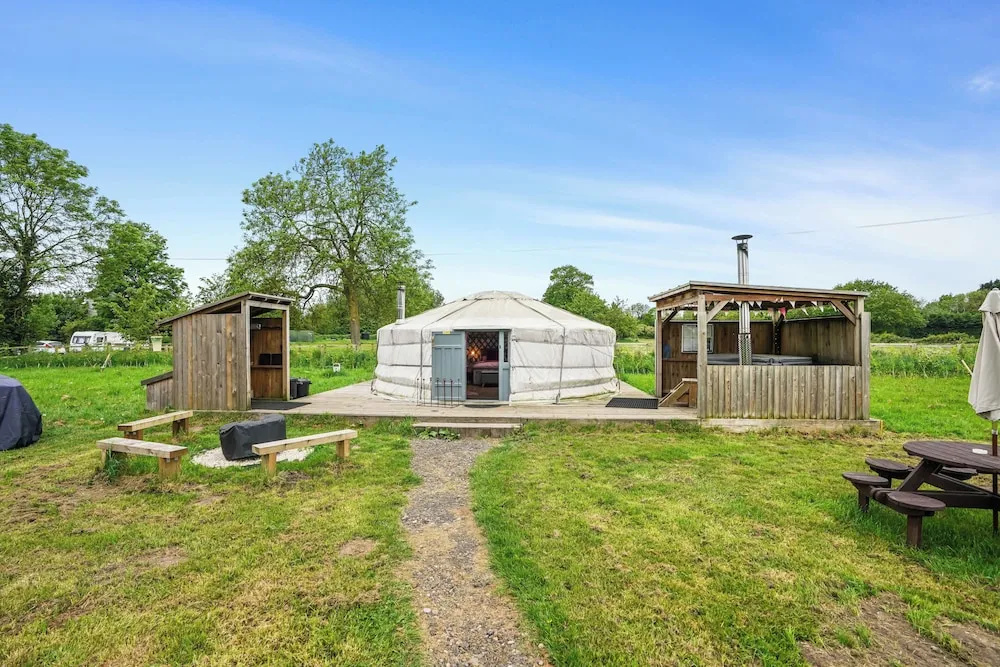 Glamp and Tipple Ltd