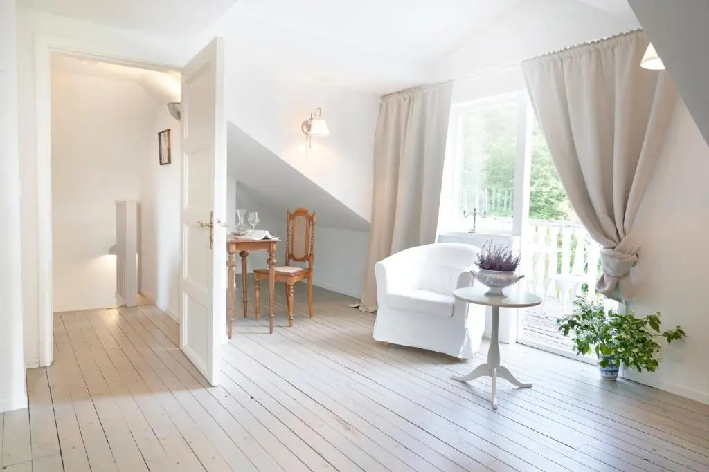Red Haven Cottage