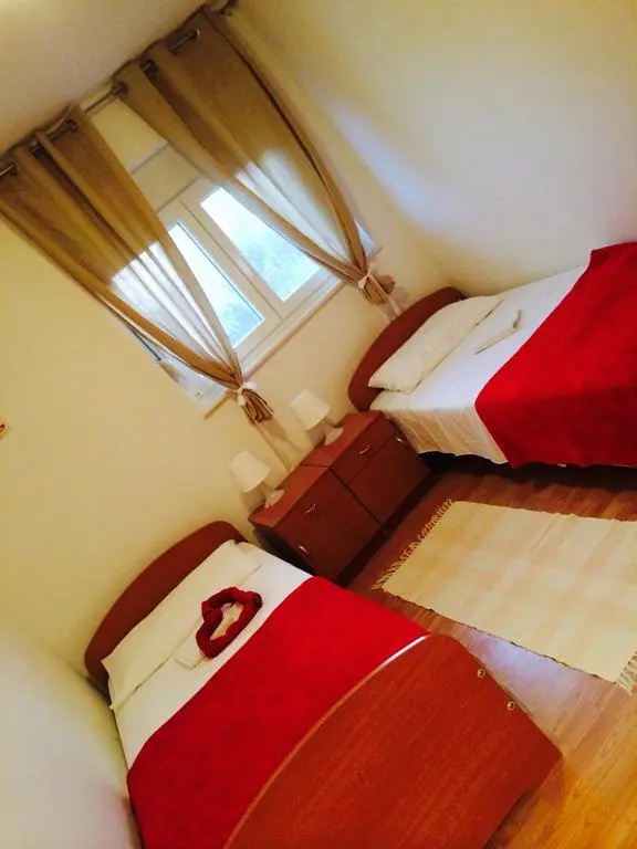 Guest House Dia
