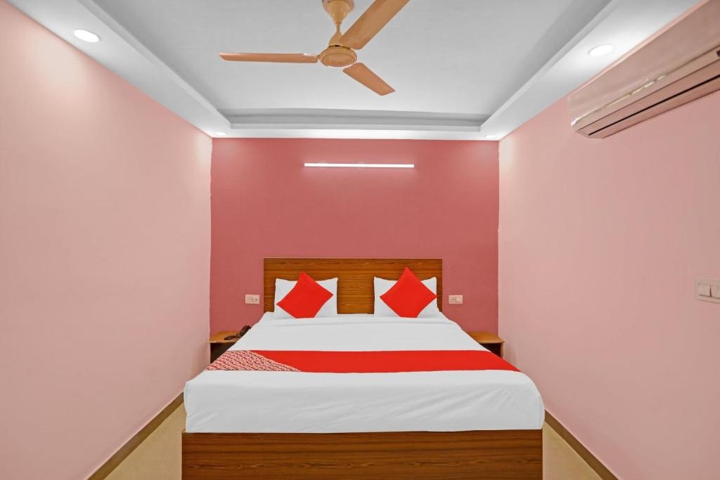 OYO 85984 Hotel Happy Spring
